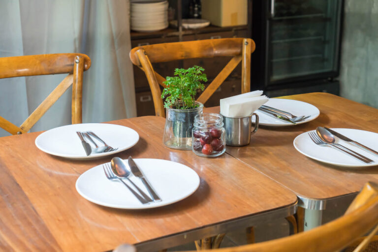 Ukuran Meja Makan Standar untuk 2–10 Kursi Yang Nyaman