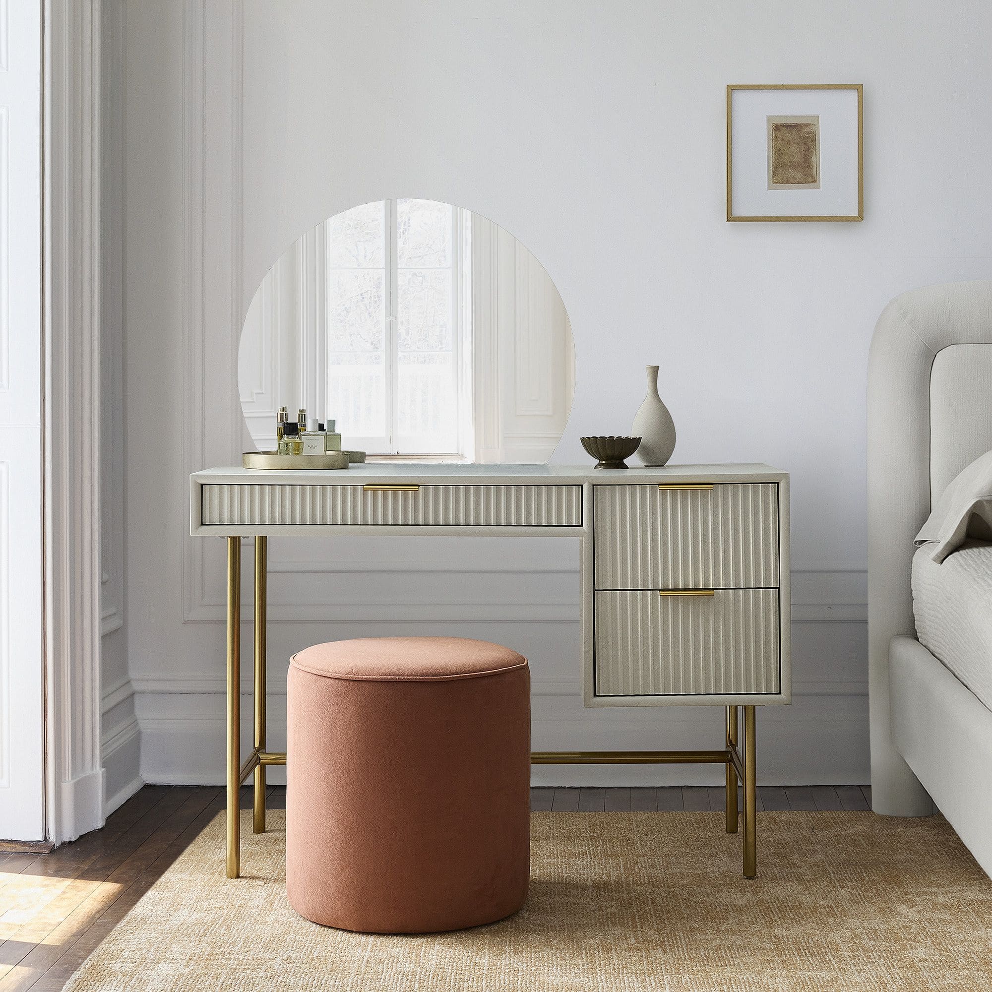 Venn Meja Rias Minimalis