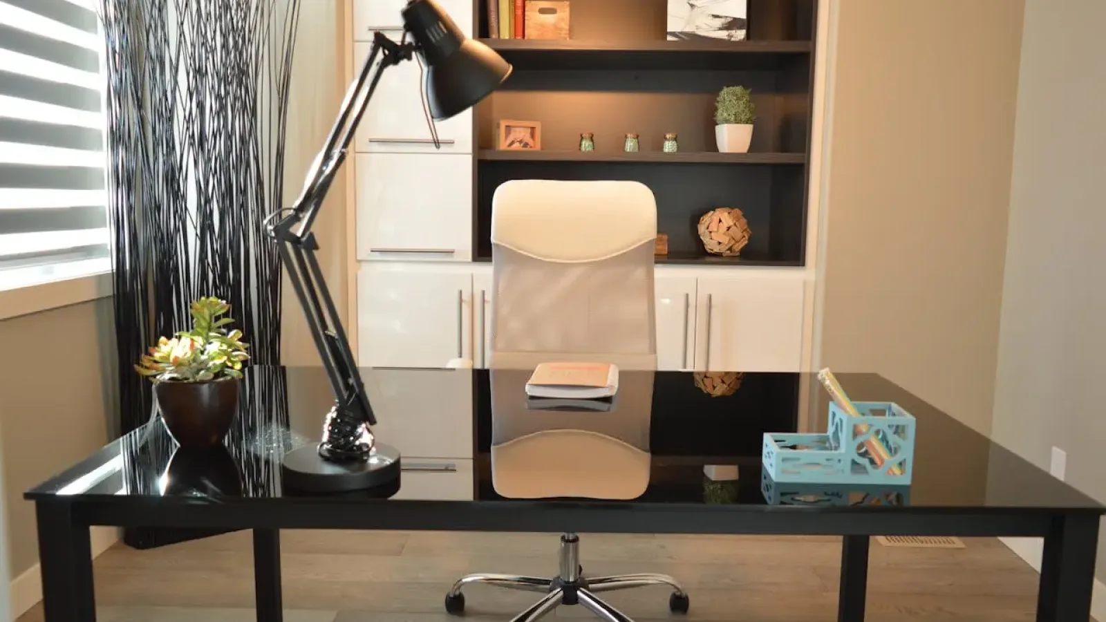 Furniture Kantor