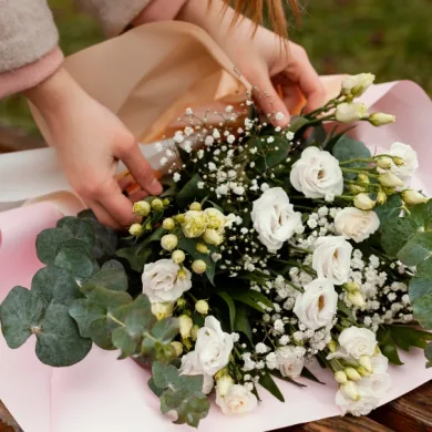 Toko buket bunga Whitebloom